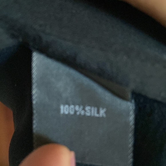 Kenneth Cole Reaction Women’s Black 100%Silk Ruffle Sleeveless Blouse Size 14 - Picture 6 of 6